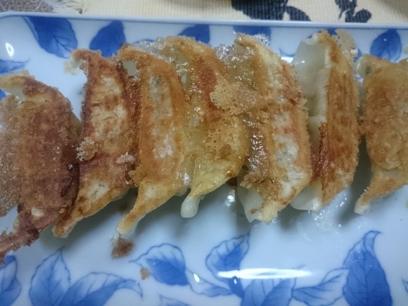 10/29夜勤明け サントリー ザ・モルツ + 丸洋食品 生餃子 + にんにく野菜生餃子_b0042308_15543486.jpg