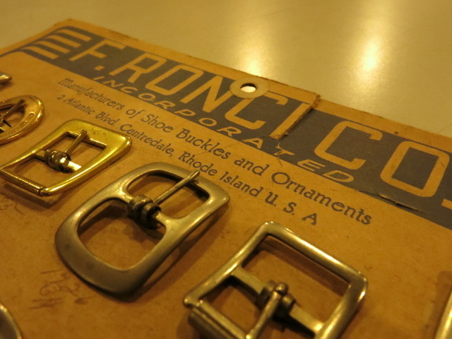 \"1910\'S DEAD STOCK SHOE BUCKLE SALESMAN SAMPLE\"ってこんなこと。_c0140560_16264716.jpg