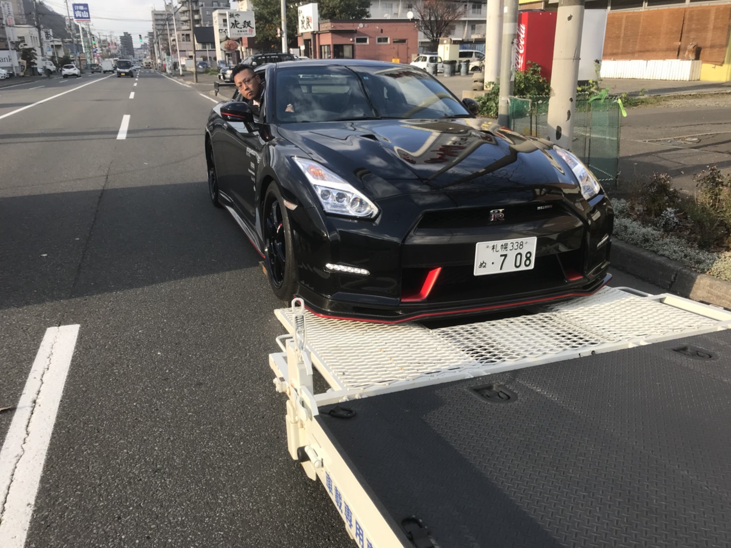 11月1日(水)トミーベースカスタムブログ☆ハマー ハイエース 10インチナビ_b0127002_12251129.jpg