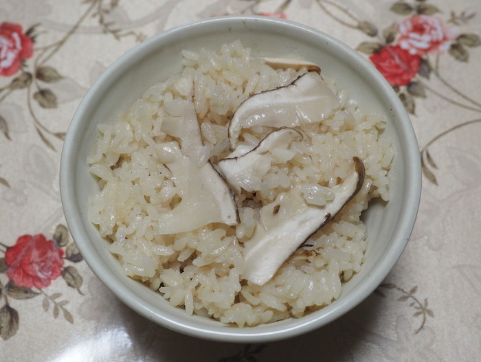 焼き松茸と松茸ご飯_c0116915_00132019.jpg