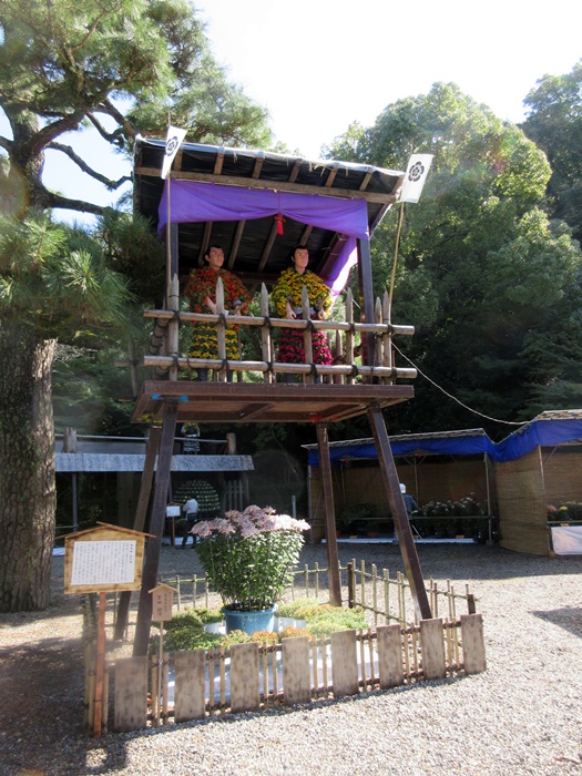 【菊人形・菊花展開催中の岐阜公園を散策する】_b0009849_10132221.jpg