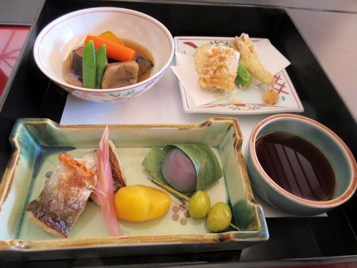 【萬松館】平日限定旬彩御膳を料亭でいただく_b0009849_15225770.jpg