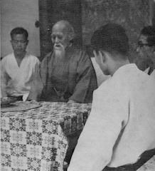 昭和30年初め頃の本部道場内弟子達_f0019563_12211318.jpg