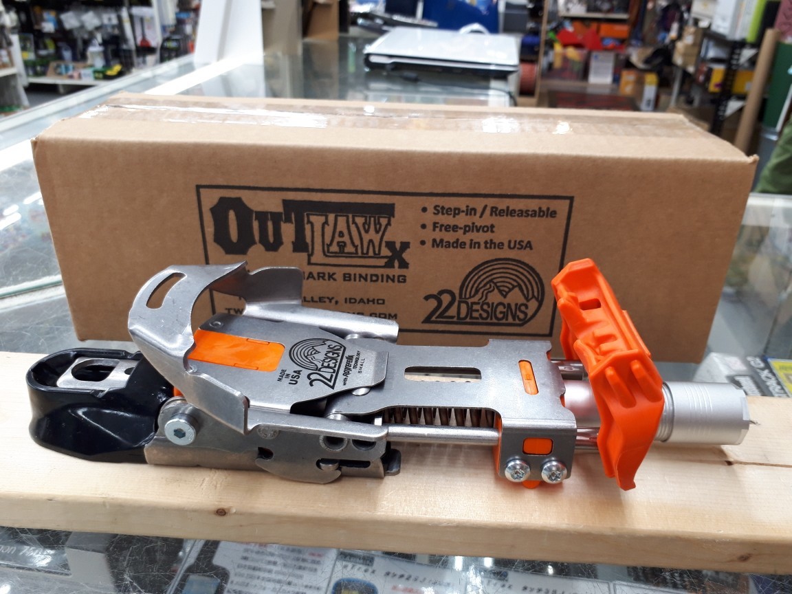 Ｏｕｔｌａｗ Ｘ　入荷！