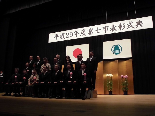 平成29年度 富士市表彰式典で、「若き声楽家 倉藤理大氏」が教育文化スポーツ奨励賞を受賞_f0141310_08145870.jpg