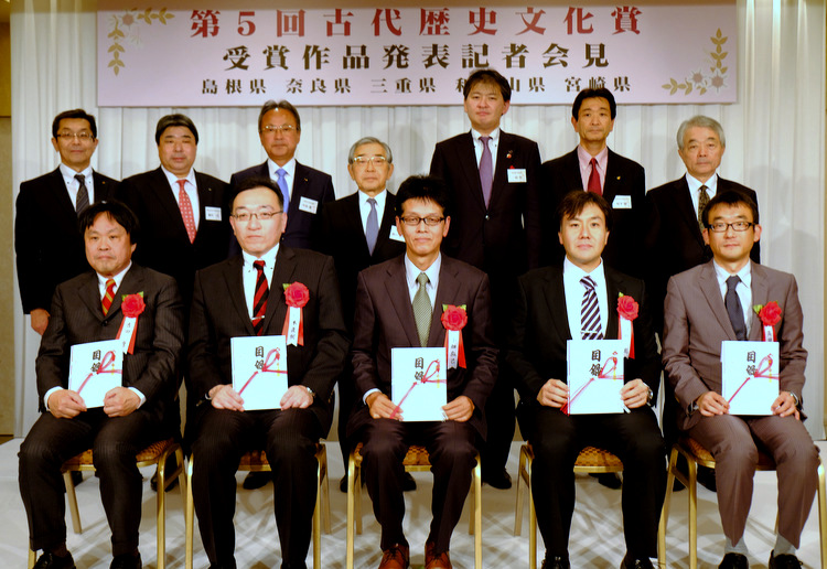 「第5回古代歴史文化賞大賞決定!”タネをまく縄文人 最新科学が覆す農耕の起源”」_a0000029_10381015.jpg