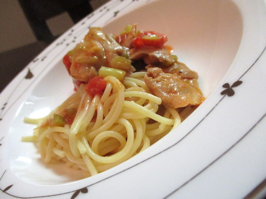 チキントマト煮 over pasta_a0124077_953784.jpg