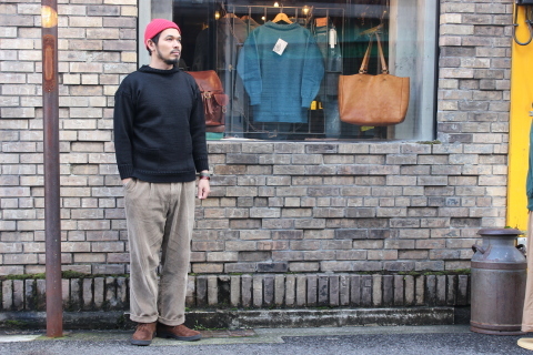 英国伝統ニットメーカー「GUERNSEY WOOLLENS」に別注!_f0191324_08234968.jpg