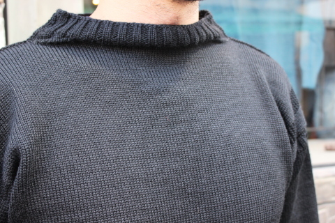 英国伝統ニットメーカー「GUERNSEY WOOLLENS」に別注!_f0191324_08250152.jpg