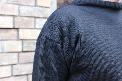 英国伝統ニットメーカー「GUERNSEY WOOLLENS」に別注!_f0191324_08251330.jpg