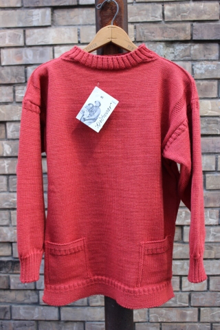 英国伝統ニットメーカー「GUERNSEY WOOLLENS」に別注!_f0191324_08255837.jpg
