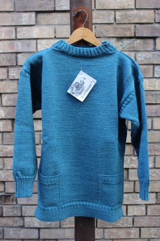 英国伝統ニットメーカー「GUERNSEY WOOLLENS」に別注!_f0191324_08265538.jpg