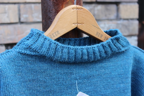 英国伝統ニットメーカー「GUERNSEY WOOLLENS」に別注!_f0191324_08270562.jpg