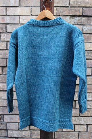 英国伝統ニットメーカー「GUERNSEY WOOLLENS」に別注!_f0191324_08273450.jpg