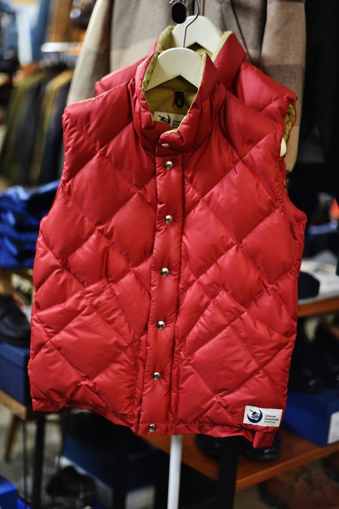 Crescent Down Works (MADE in USA)　　「赤」別注QUILT DOWN VEST！★！_d0152280_09505686.jpg