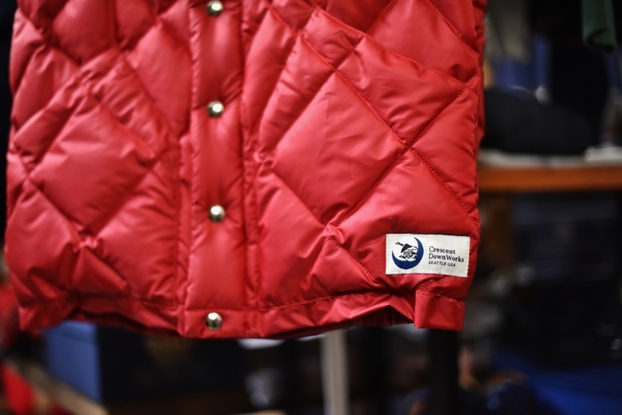 Crescent Down Works (MADE in USA)　　「赤」別注QUILT DOWN VEST！★！_d0152280_09541651.jpg