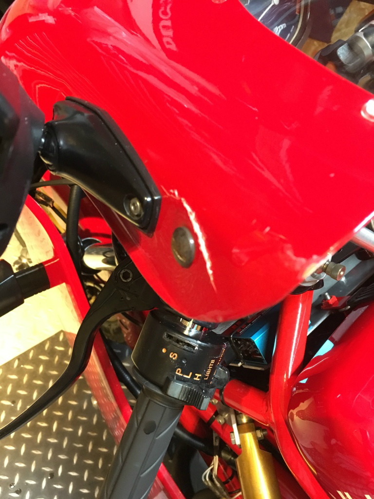 DUCATI f1 2型「立ちごけタメージ」 整備日記_a0051924_22083945.jpg