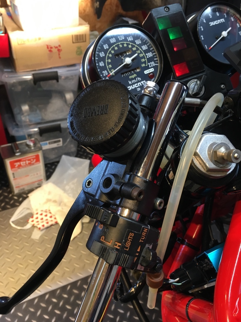 DUCATI F1-2型 整備日記「スイッチ修復」　20171104_a0051924_22332627.jpg