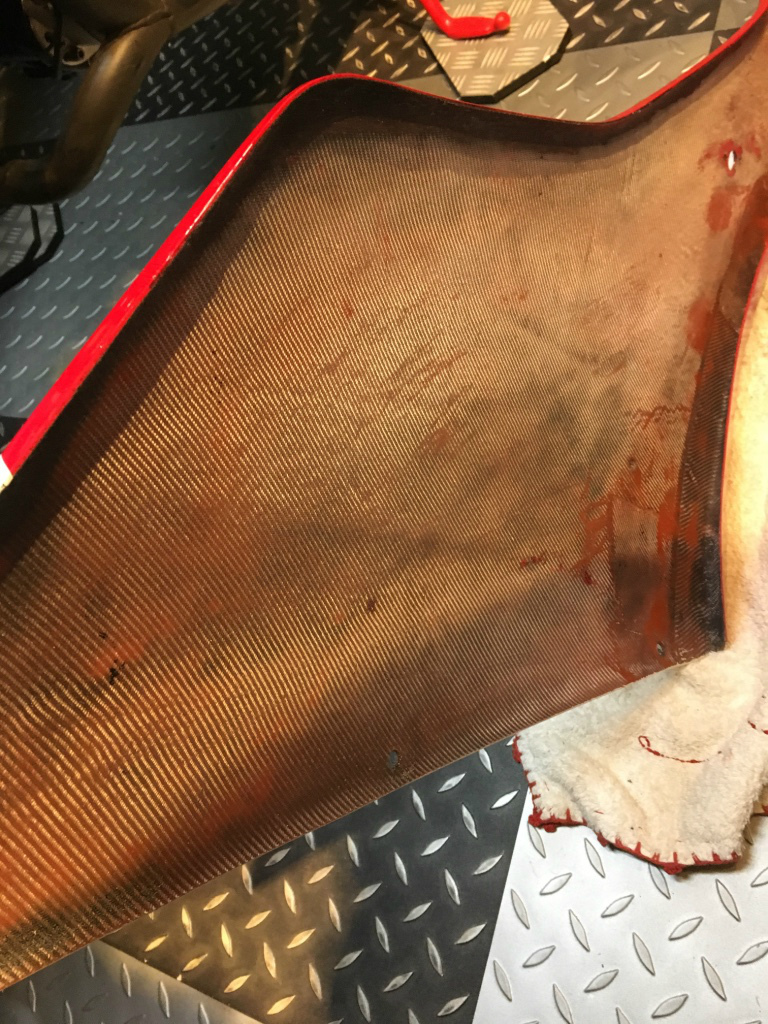 DUCATI F1-2型 整備日記「フロンントカウル修復」おまけに「アンダーカウルも」 20171104_a0051924_22500789.jpg