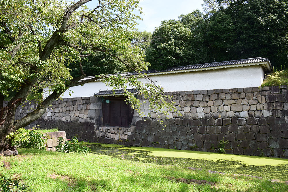 大政奉還150年記念に訪れた二条城。 その1 ~外堀・城門~_e0158128_02212653.jpg