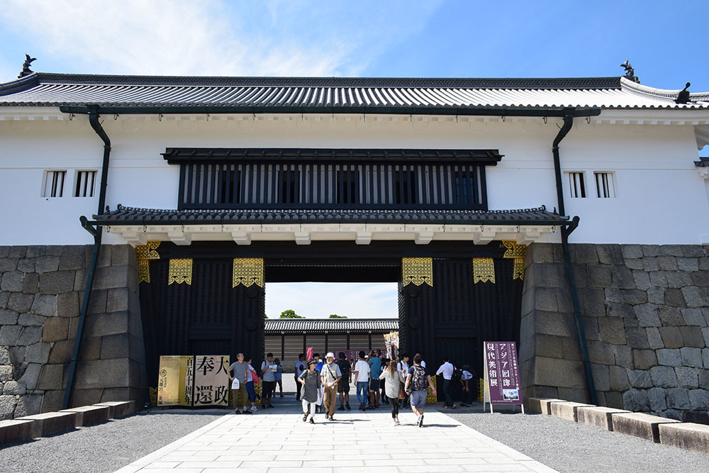 大政奉還150年記念に訪れた二条城。 その1 ~外堀・城門~_e0158128_02305813.jpg