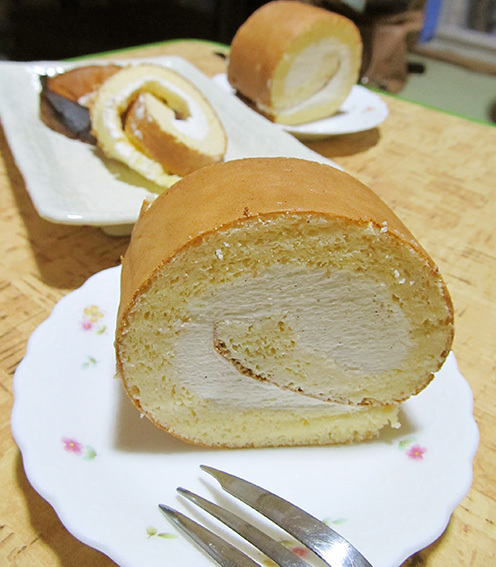 ロールケーキ_b0079661_21001819.jpg