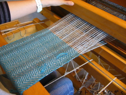綾織り ダイヤ柄 アトリエひなぎく 手織り日記