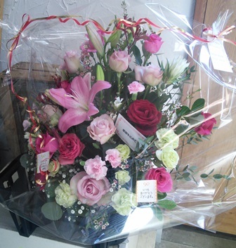生花のアレンジメント_d0227610_19480283.jpg