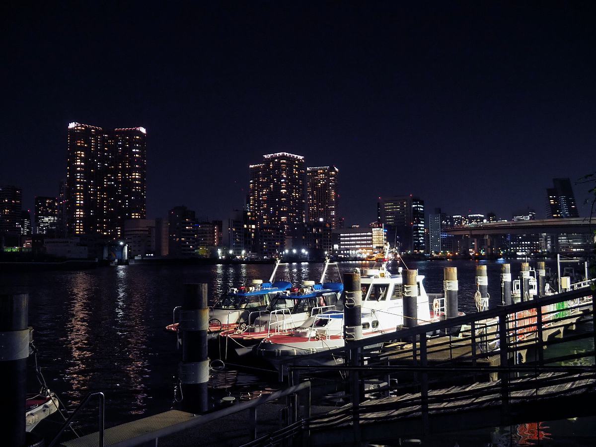 品川埠頭からの夜景 光の音色を聞きながら