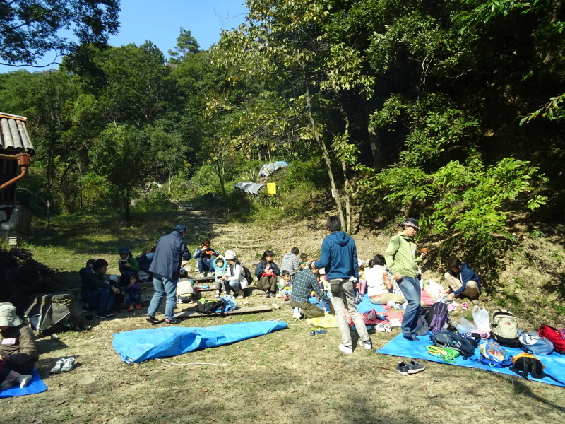 きのくに子どもNPO「秋の里山で遊ぼう！自然素材で工作！」・・・孝子の森_c0108460_21174197.jpg