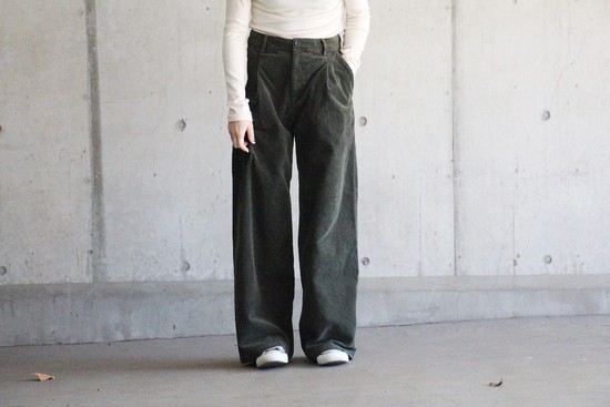 コーデュロイパンツとリブニット_b0165512_17383588.jpg