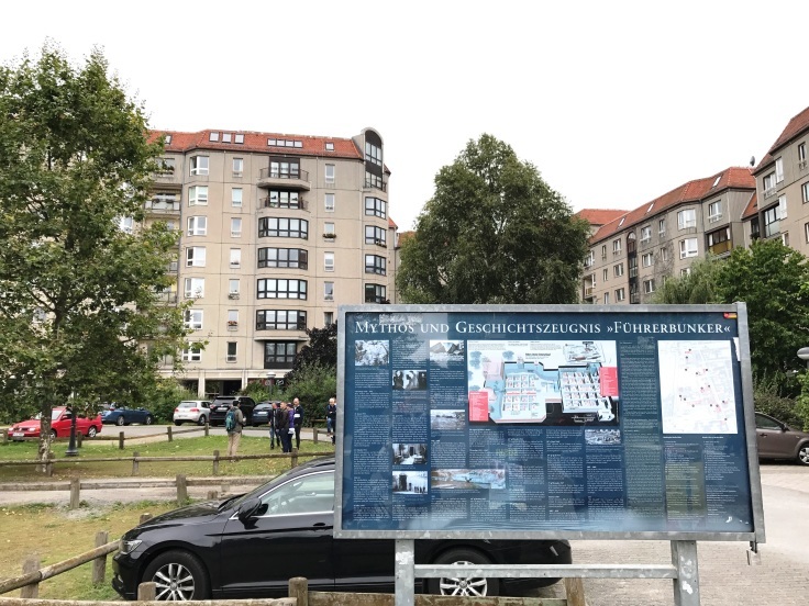 総統地下壕 (Führerbunker) 跡へ_e0141754_10465958.jpg