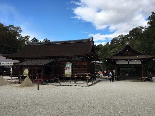 北区『上賀茂神社』と名物『葵家やきもち総本舗』_a0268849_01275661.jpg