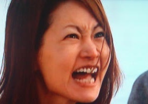 悪女?怪演女優!女優のシン・ウンギョンのスキャンダルな人生 ひき逃げ、失明、事務所との確執 育児放棄、税金滞納、整形に苦しむ_f0158064_04572574.jpg