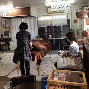アロマセラピスト実技クラスが始まりました_a0191183_17165264.jpg