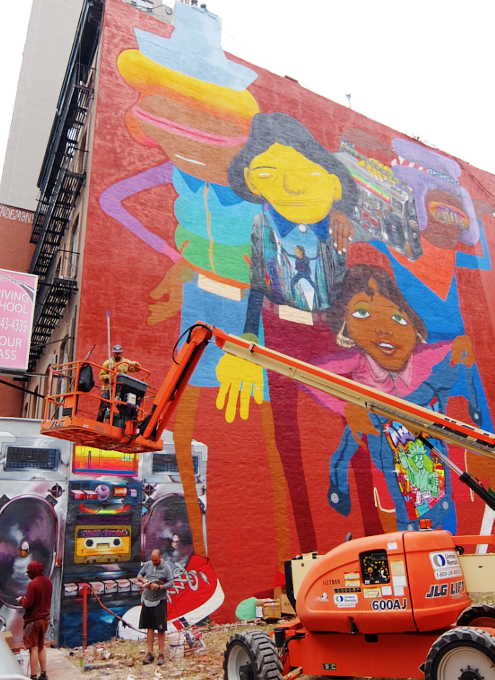 NYの街角（14丁目沿い）にOSGEMEOSの巨大壁画_b0007805_9144181.jpg