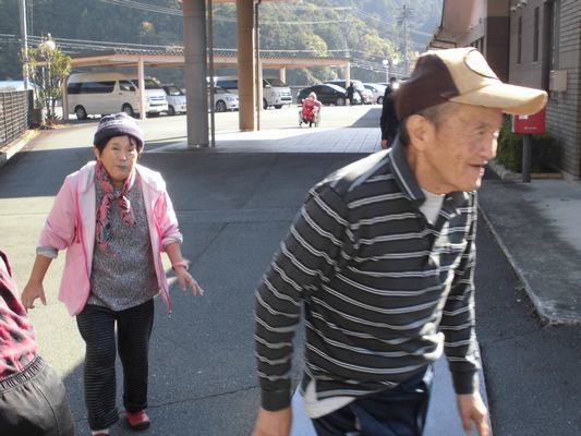 11/6 朝の散歩_a0154110_15261328.jpg