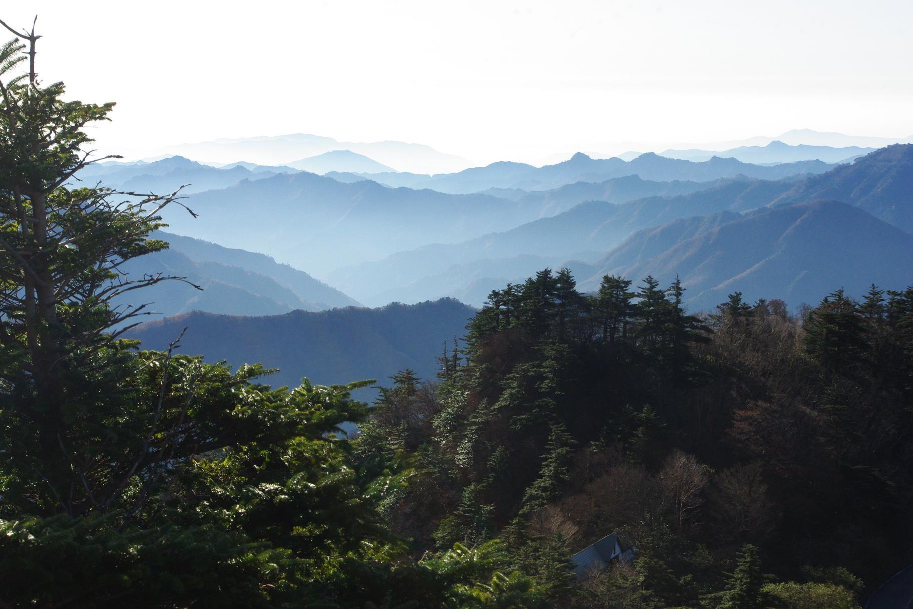 No 121 快晴の山歩き（瓶ヶ森登山口～男山・女山）2017年11月5日_d0341514_22065163.jpg