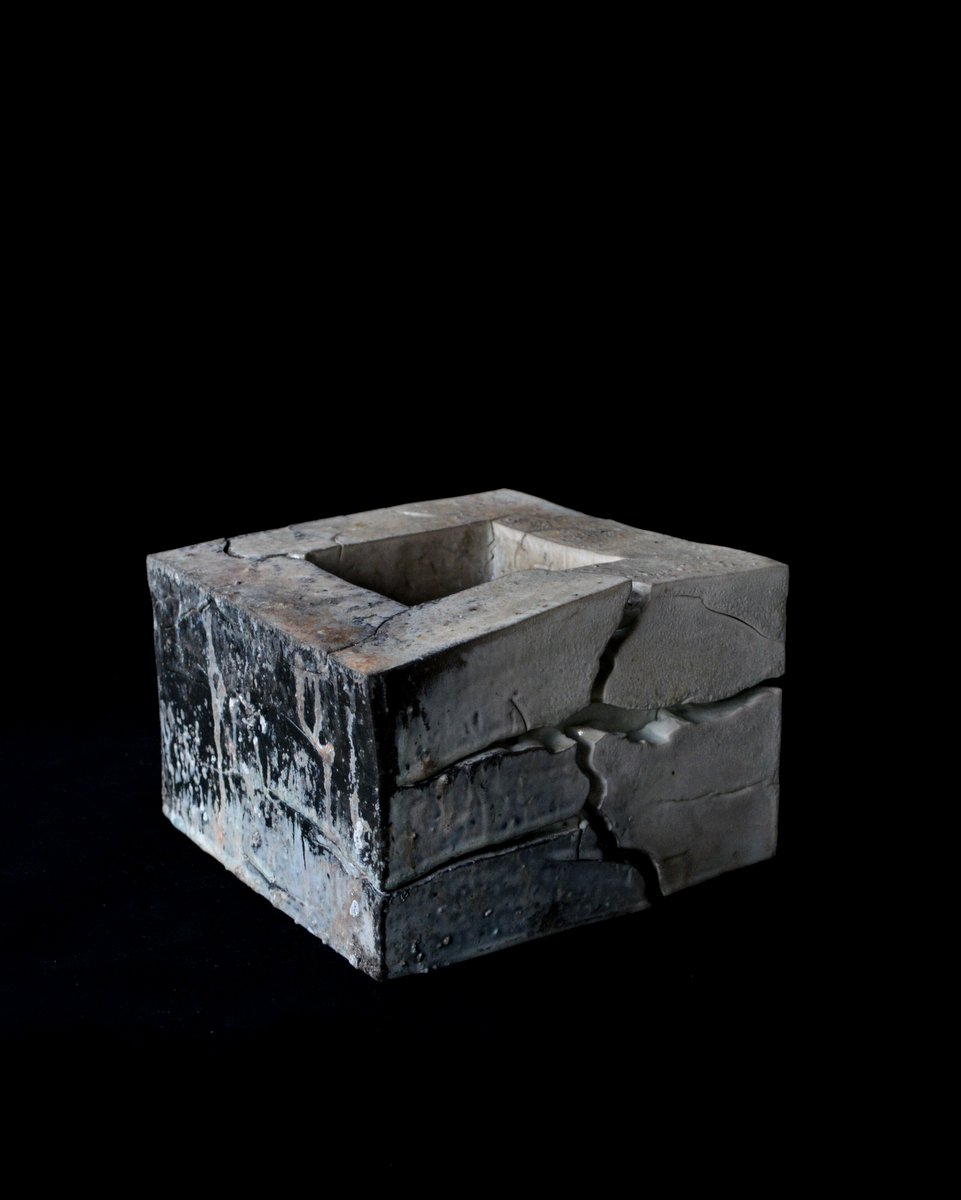 「田淵太郎展 幽玄白磁」Objet_d0087761_22265363.jpg