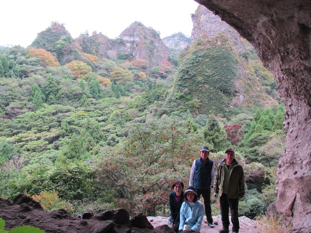 大不動岩屋と旧千灯寺トレッキング　2017.11.4（土）_a0166196_1404352.jpg