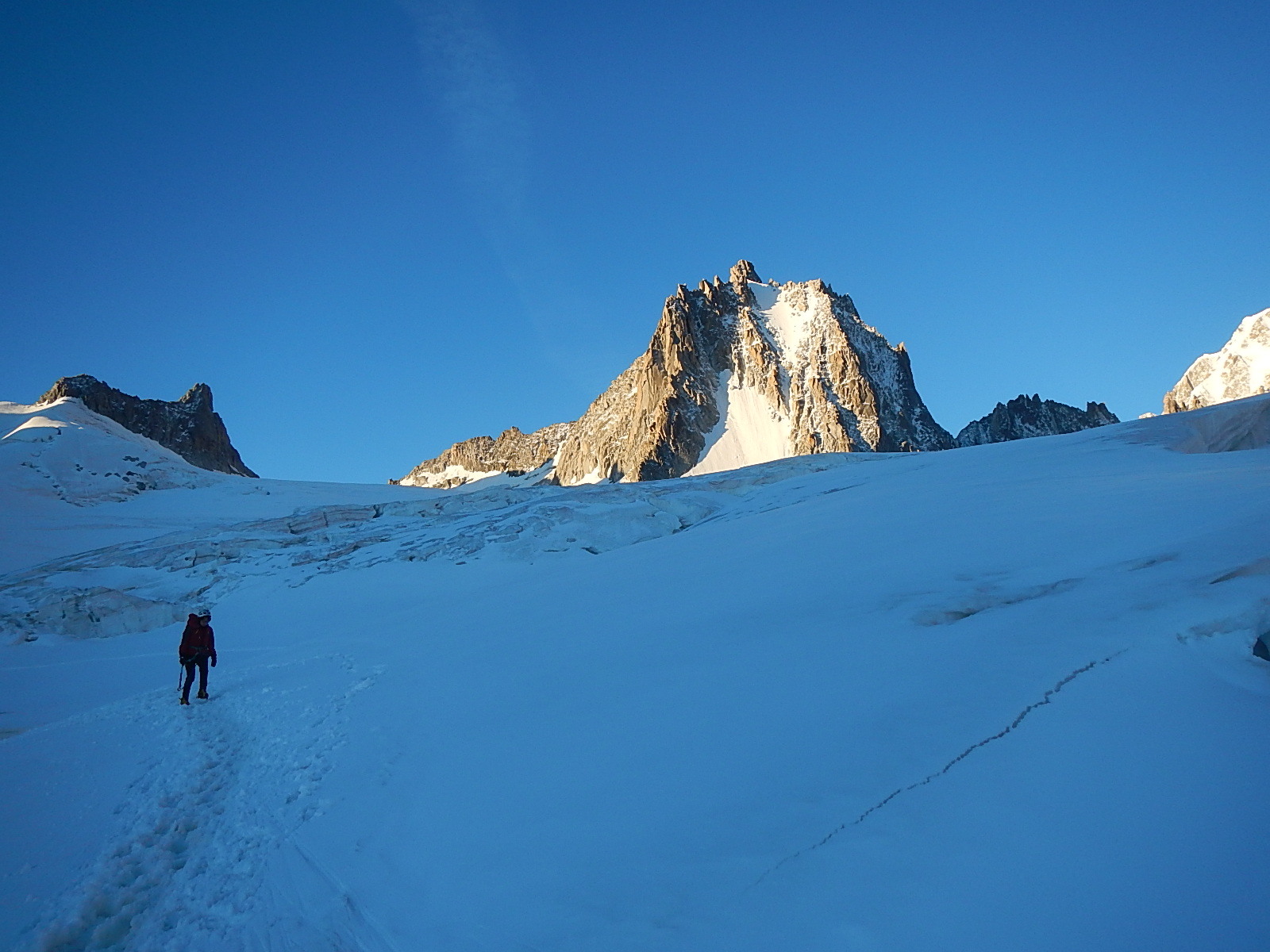 Point Adolphe Ray - Salluard Route＜3,536m＞(*\'▽\'*)♪_d0296106_21041518.jpg