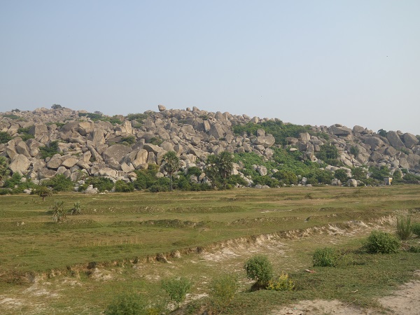 インド最初の石窟寺院バラーバル_d0360509_11541768.jpg