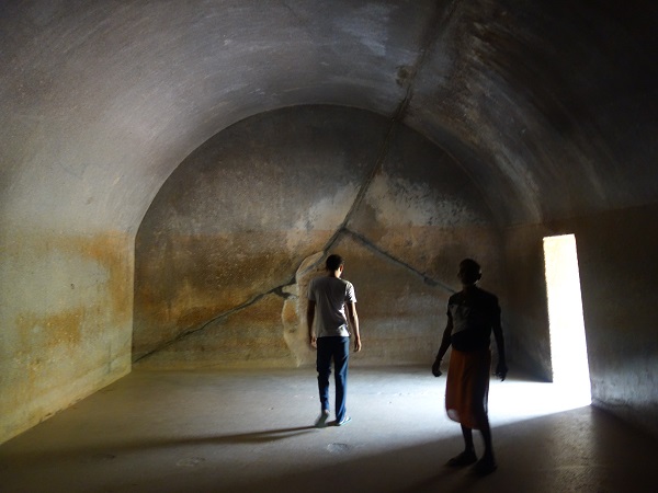 インド最初の石窟寺院バラーバル_d0360509_1213378.jpg