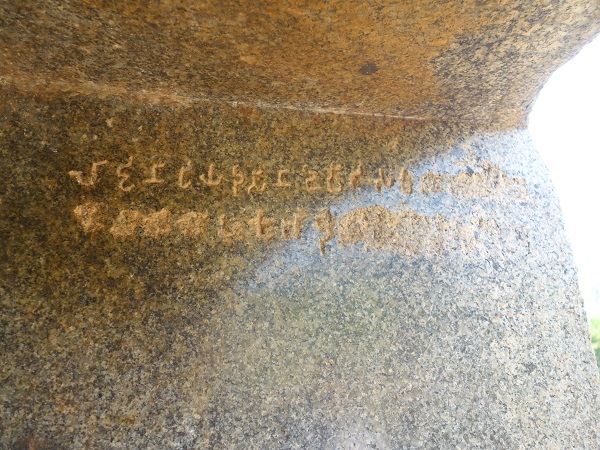 インド最初の石窟寺院バラーバル_d0360509_1214114.jpg