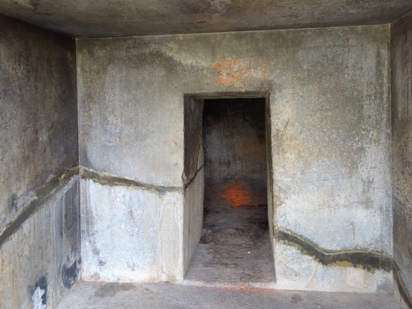 インド最初の石窟寺院バラーバル_d0360509_12394819.jpg