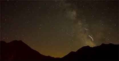 ふたご座流星群はカーブ(曲がる)するのか?_b0003330_123118.jpg