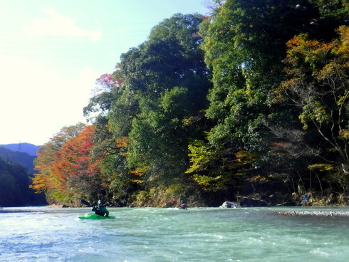 流れの速い川を漕ぐ　その2_e0008207_18513167.jpg