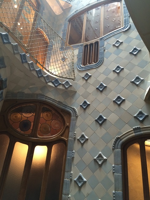 2016年5月　パリ＆バルセロナ旅行 　Casa Batlló（カサ・バトリョ）_e0041217_22025277.jpg