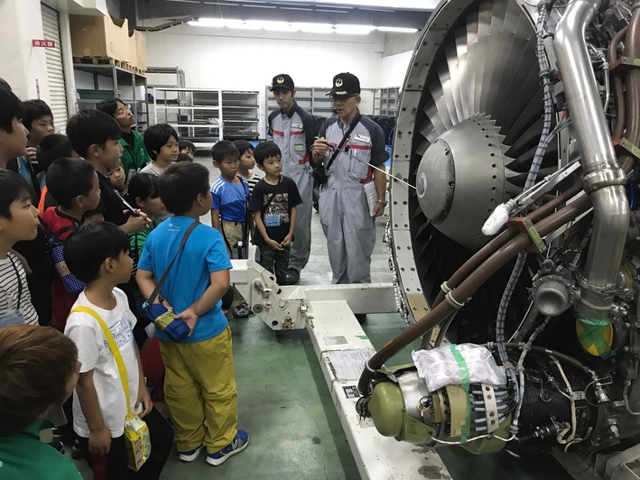 飛行機キャンプ〔１日目〕那覇空港内のJTA整備場へ！こんなに近くで飛行機を見ることができた！_d0363878_174141.jpg