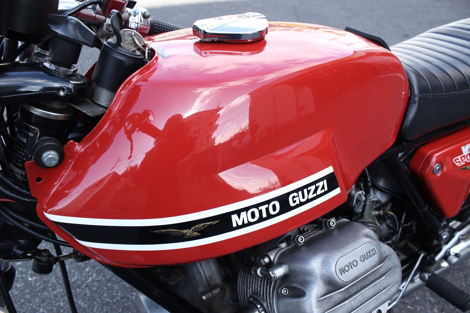 Moto Guzzi V7 Sport 入荷。_a0208987_14413416.jpg
